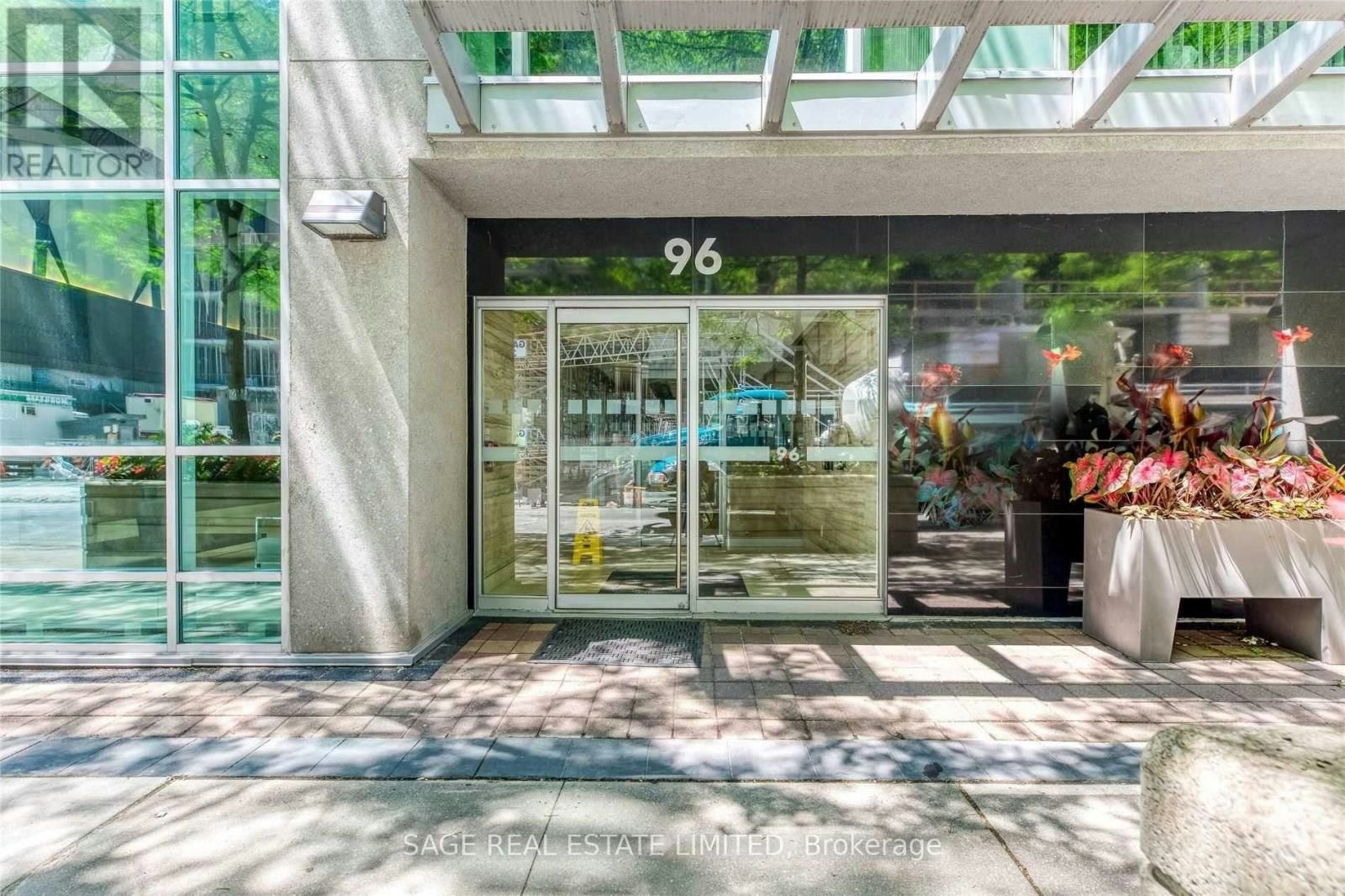 914-96 St Patrick Street, Toronto, ON, M5T 1V2 - 2
