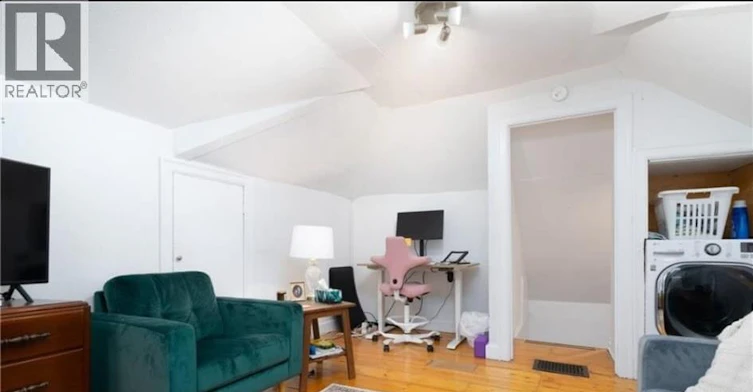 Upper-98 Brubacher Street, Kitchener, ON, N2H 2W2 - 2