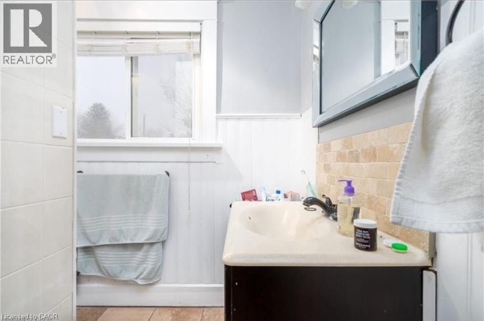 Upper-98 Brubacher Street, Kitchener, ON, N2H 2W2 - 9