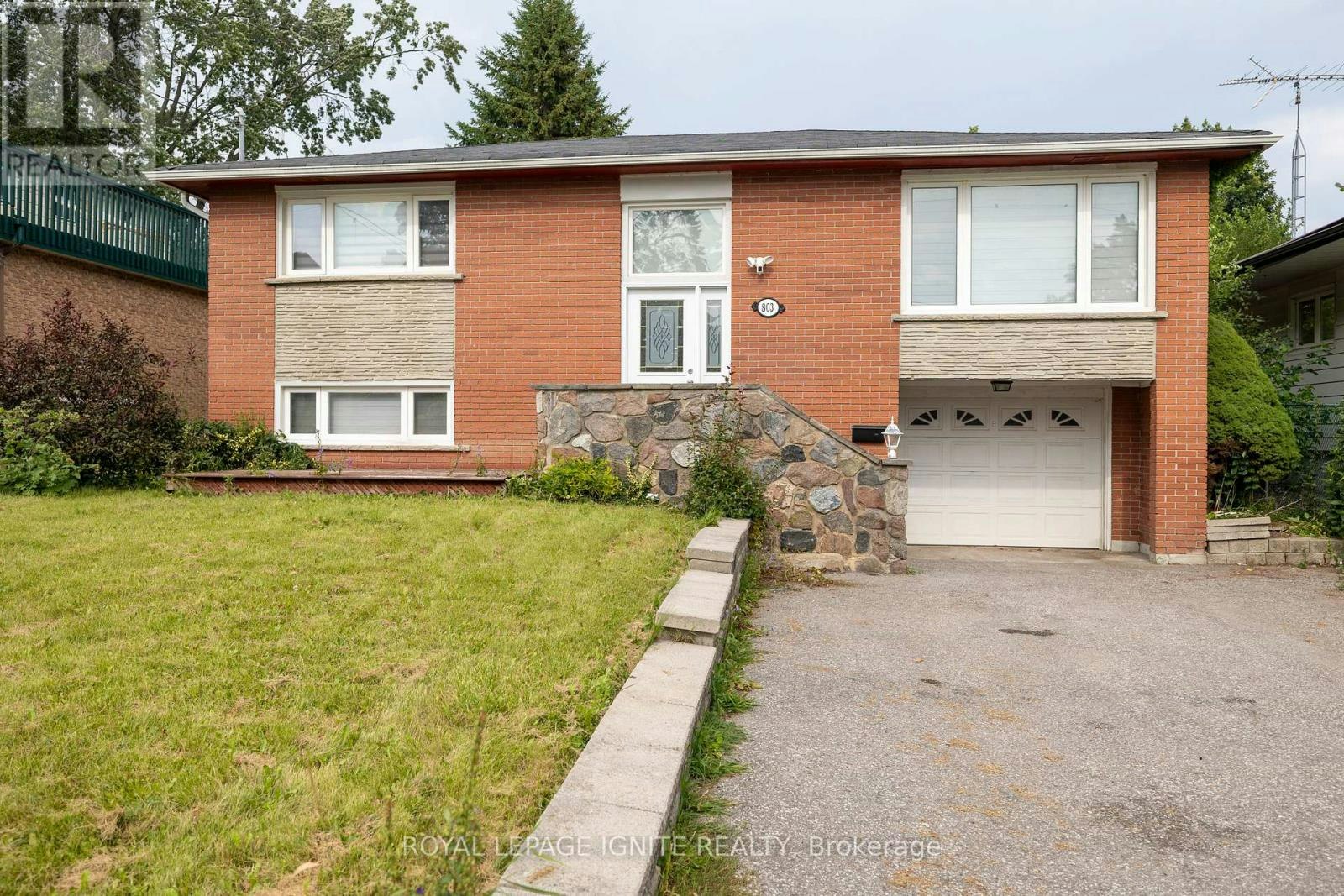803 Fairview Avenue, Pickering, ON, L1W 1M7