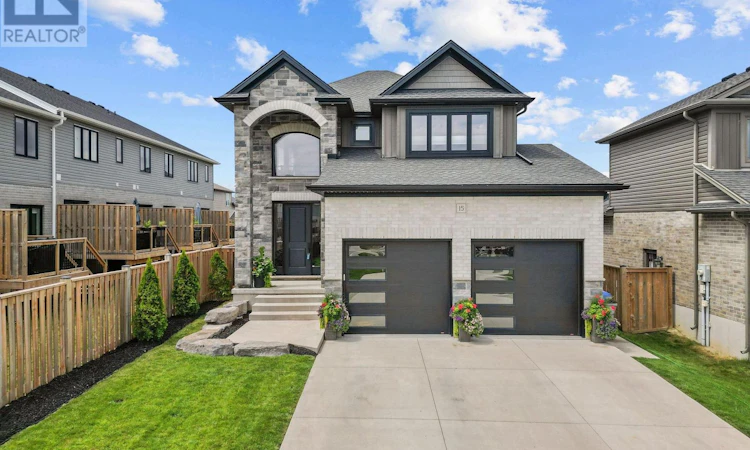 15 Nicholson Street