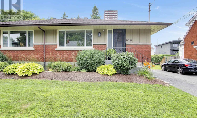 616 Westview Avenue