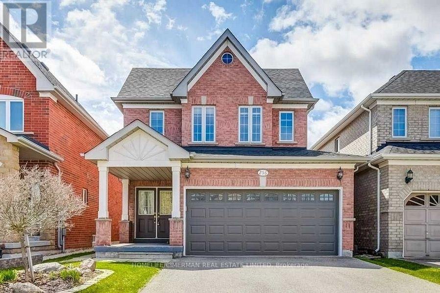 256 Mcbride Crescent, Newmarket, ON, L3X 2W4