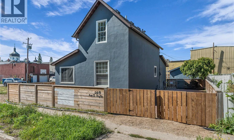 223 I Avenue S
