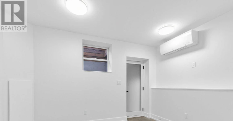 LOWER-113 Lansdowne Avenue, Toronto, ON, M6K 2W1 - 4