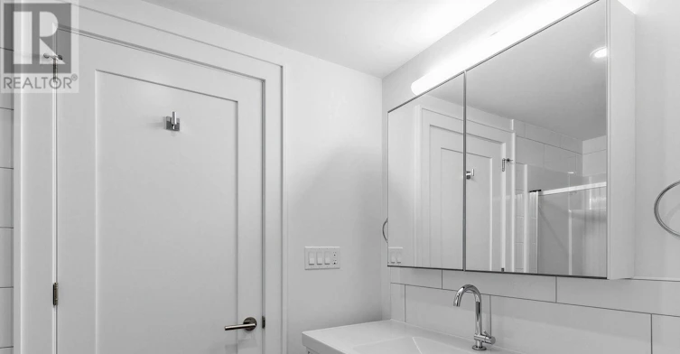 LOWER-113 Lansdowne Avenue, Toronto, ON, M6K 2W1 - 14