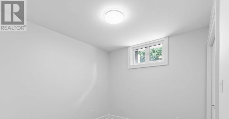 LOWER-113 Lansdowne Avenue, Toronto, ON, M6K 2W1 - 16