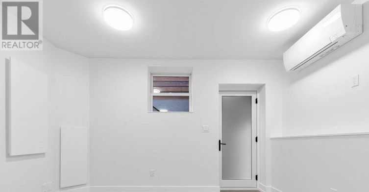 LOWER-113 Lansdowne Avenue, Toronto, ON, M6K 2W1 - 5