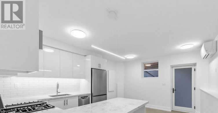 LOWER-113 Lansdowne Avenue, Toronto, ON, M6K 2W1 - 12