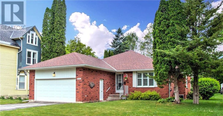 112 Bruce Street S, Blue Mountains, ON, N0H 2P0 - 2
