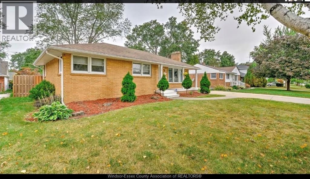 3087 Avondale Avenue, Windsor, ON, N9E 1X4