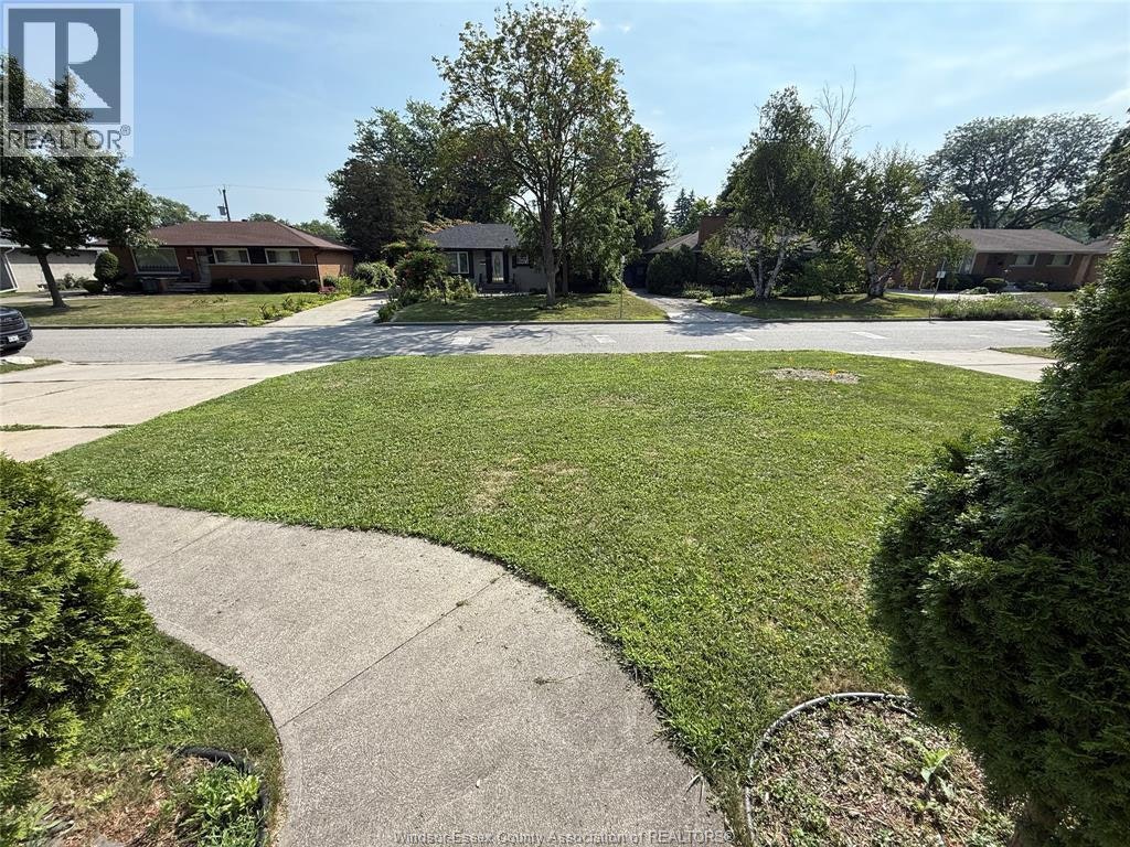 3087 Avondale Avenue, Windsor, ON, N9E 1X4 - 9