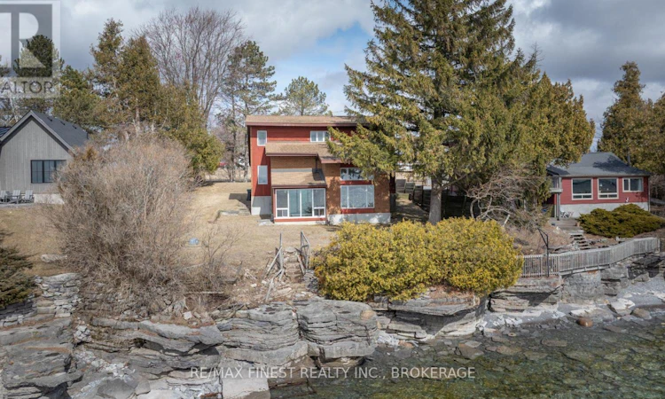1141 Front Road