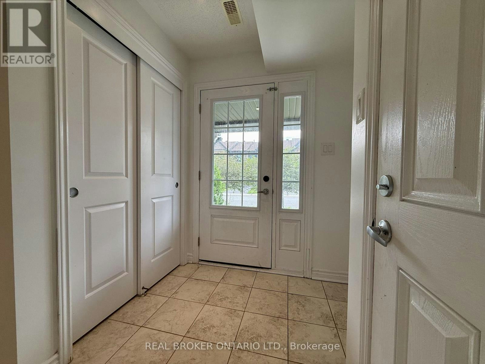 66 Fallengale Crescent, Ottawa, ON, K2T 0K9 - 4