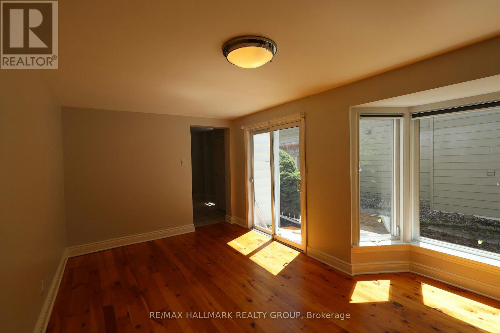 21 Electric Street, Ottawa, ON, K1M 1X5 - 9