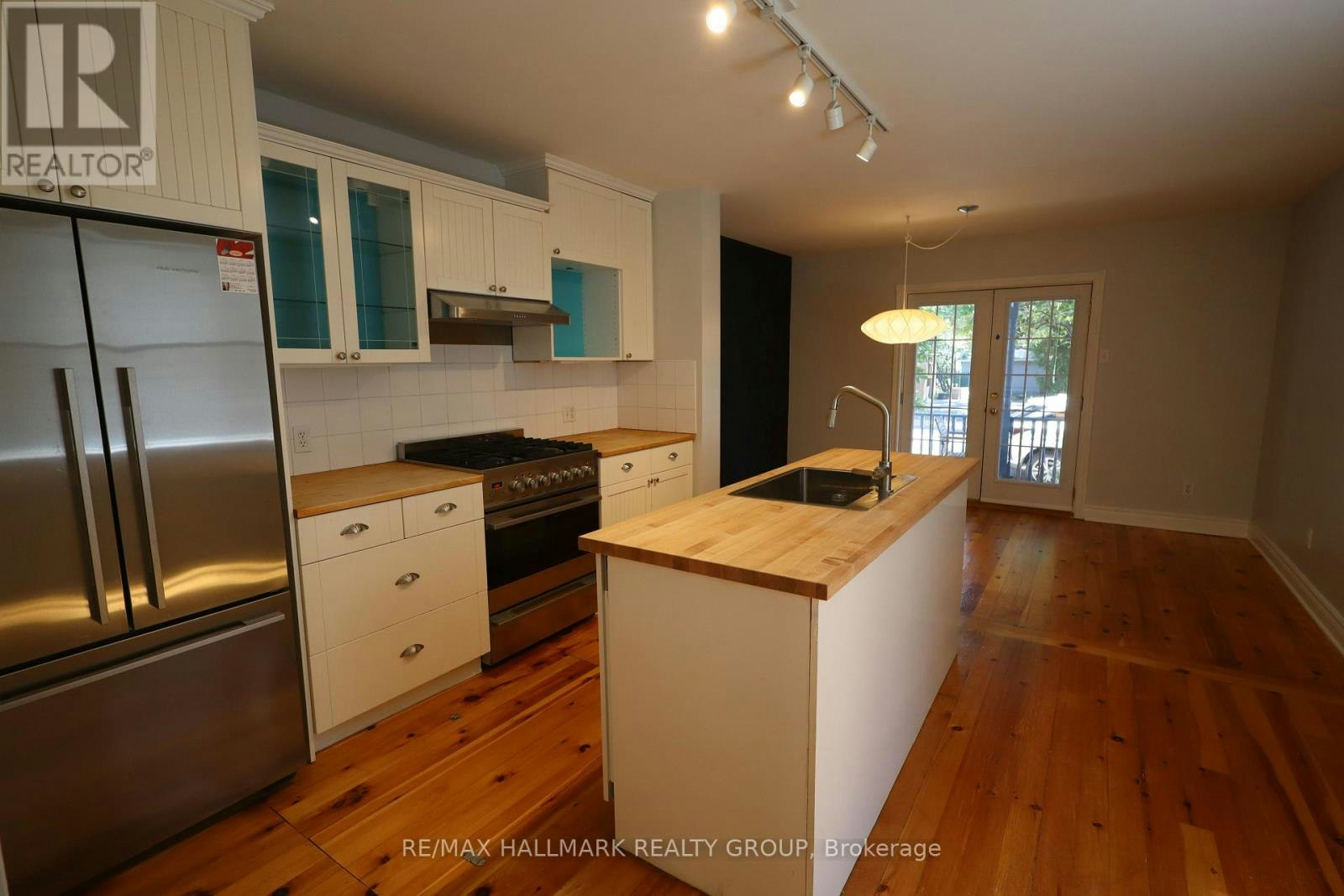 21 Electric Street, Ottawa, ON, K1M 1X5 - 2