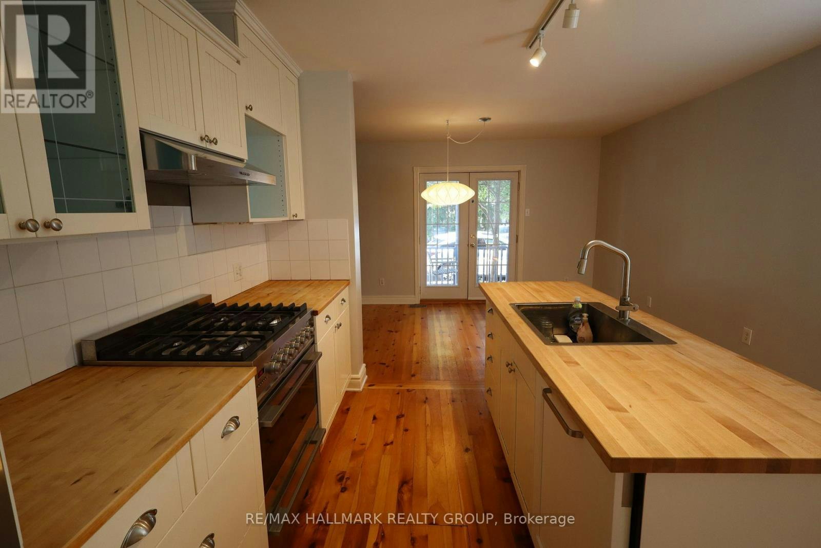 21 Electric Street, Ottawa, ON, K1M 1X5 - 3