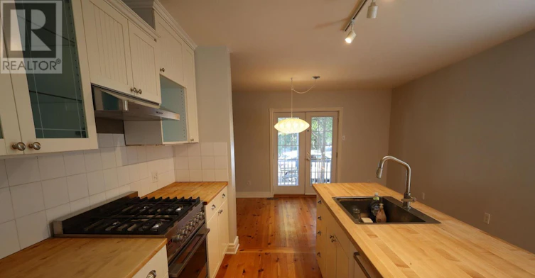 21 Electric Street, Ottawa, ON, K1M 1X5 - 3