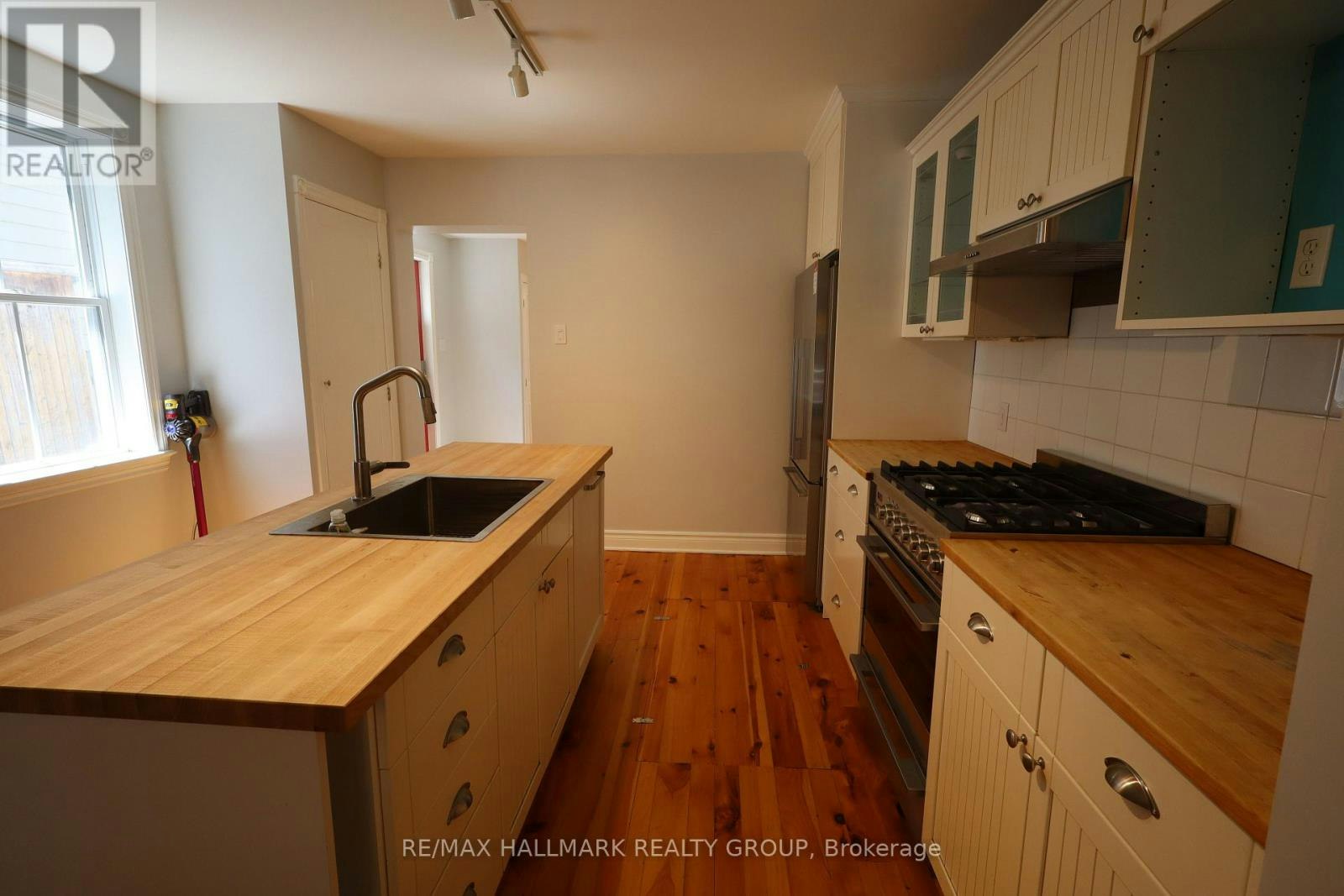 21 Electric Street, Ottawa, ON, K1M 1X5 - 5