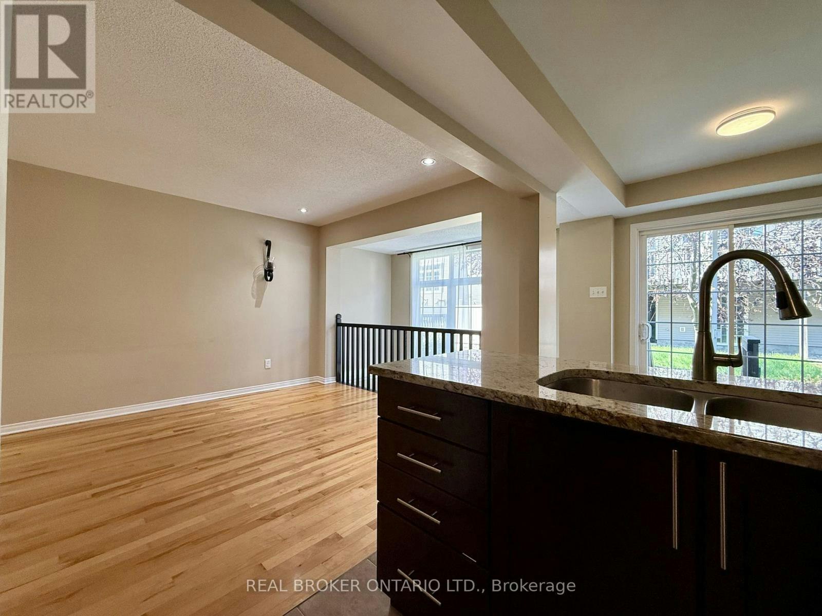 306 Aldworth Private, Ottawa, ON, K2S 0M8 - 17