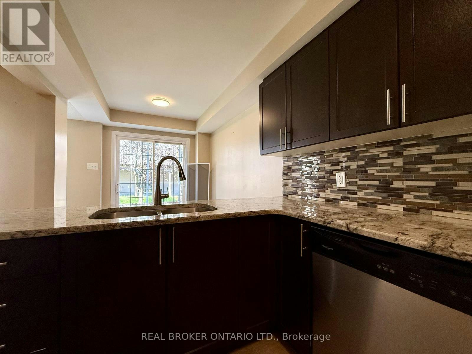 306 Aldworth Private, Ottawa, ON, K2S 0M8 - 16