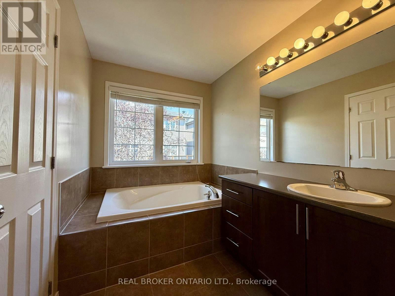 306 Aldworth Private, Ottawa, ON, K2S 0M8 - 41