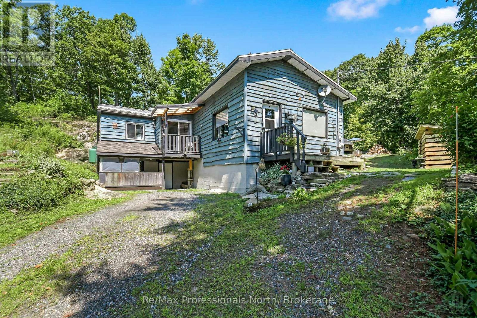 1017 Barlochan Road, Muskoka Lakes, ON, P1P 1R2