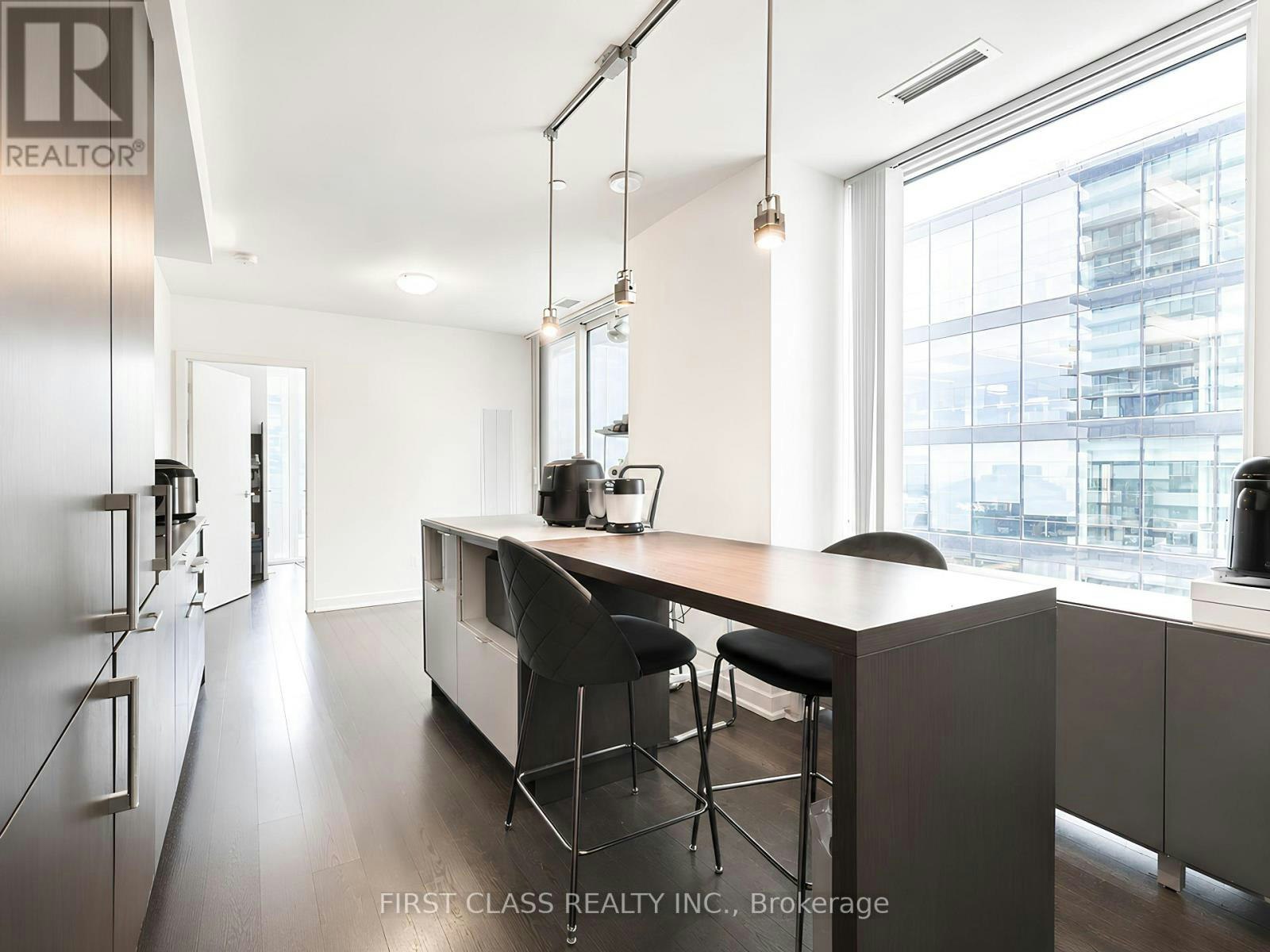3810-100 Harbour Street, Toronto, ON, M5J 1B7 - 11