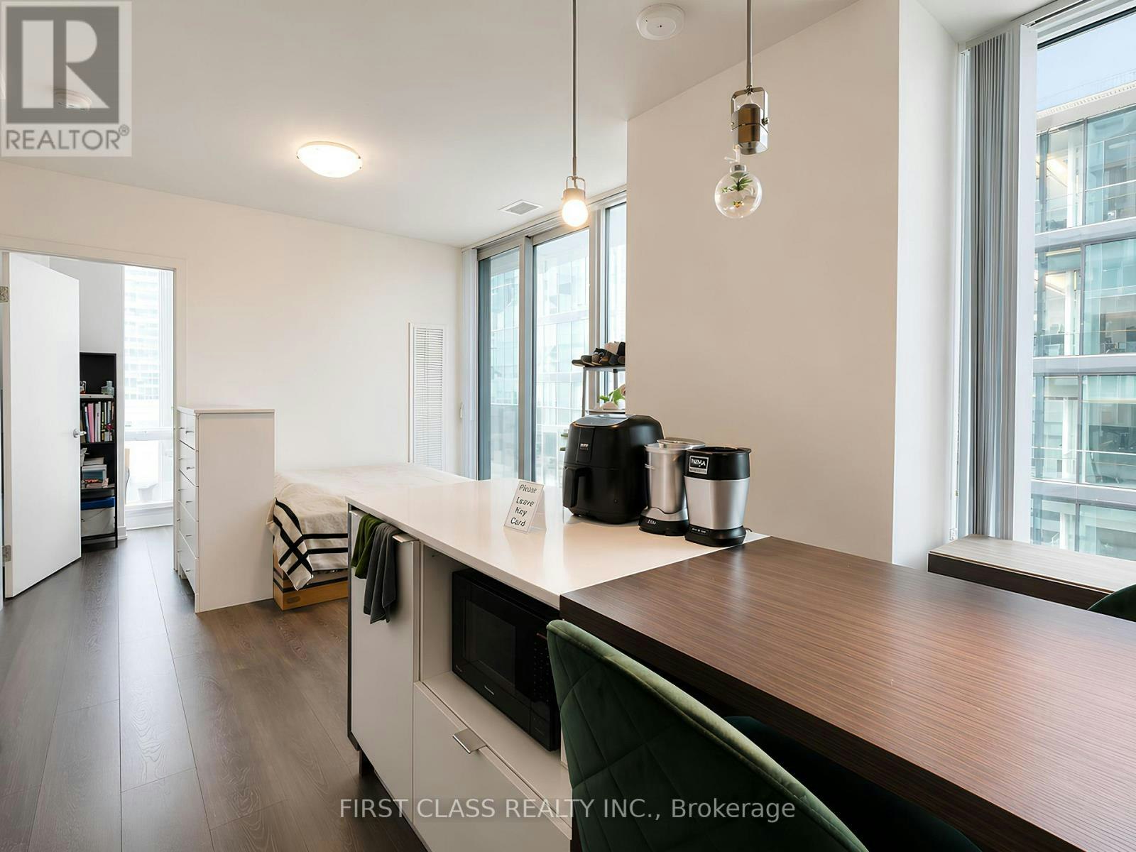 3810-100 Harbour Street, Toronto, ON, M5J 1B7 - 14