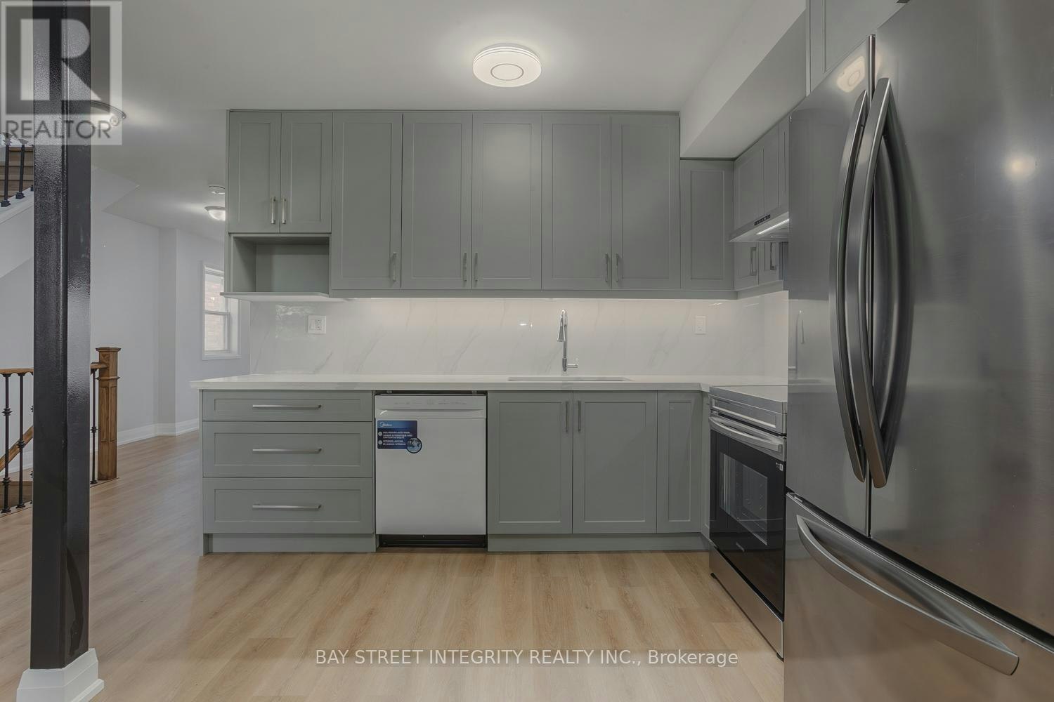 UPPER FLOOR-19 D'arcy Street, Toronto, ON, M5T 1J8 - 2