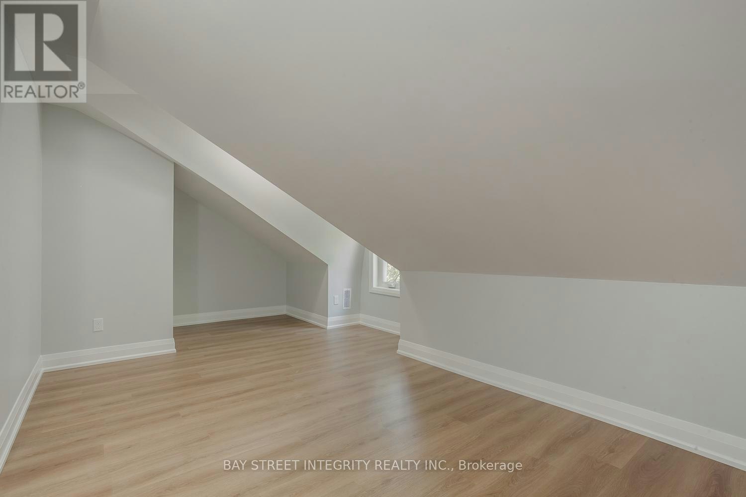UPPER FLOOR-19 D'arcy Street, Toronto, ON, M5T 1J8 - 16