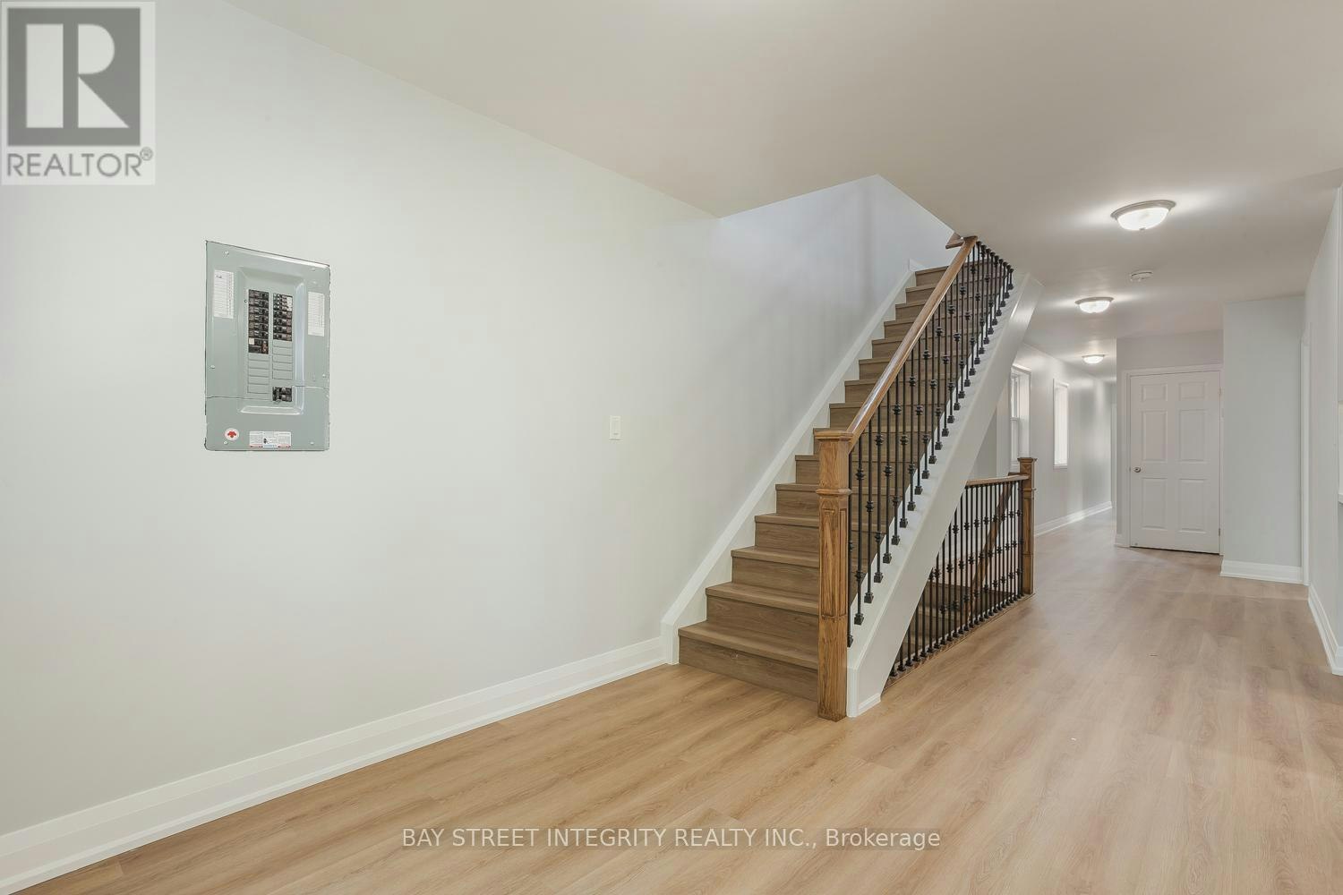 UPPER FLOOR-19 D'arcy Street, Toronto, ON, M5T 1J8 - 5