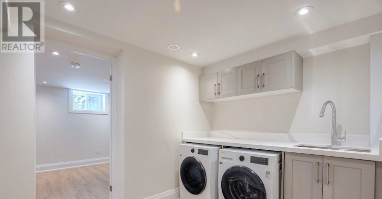 29 Hutton Avenue, Toronto, ON, M4C 3L2 - 24