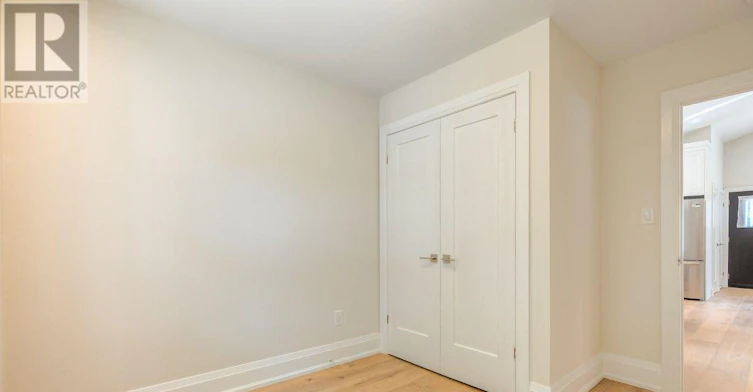 29 Hutton Avenue, Toronto, ON, M4C 3L2 - 15