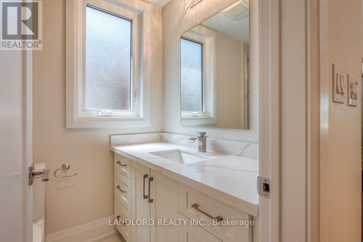 29 Hutton Avenue, Toronto, ON, M4C 3L2 - 16