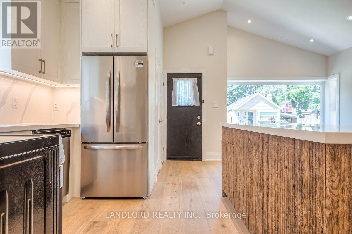 29 Hutton Avenue, Toronto, ON, M4C 3L2 - 10