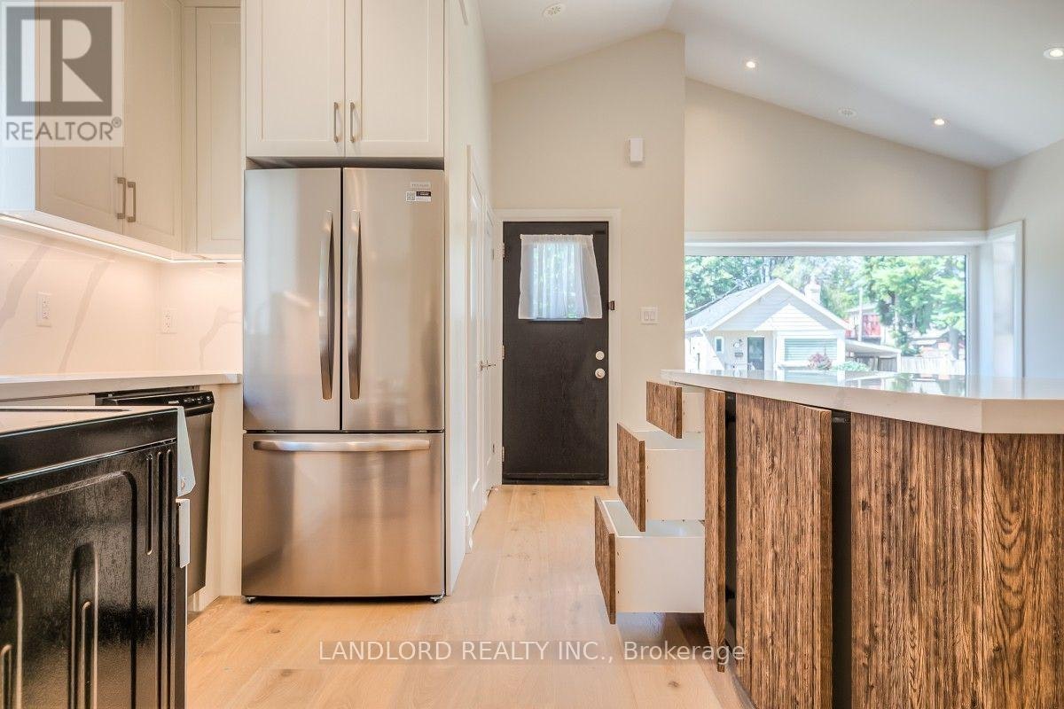 29 Hutton Avenue, Toronto, ON, M4C 3L2 - 9