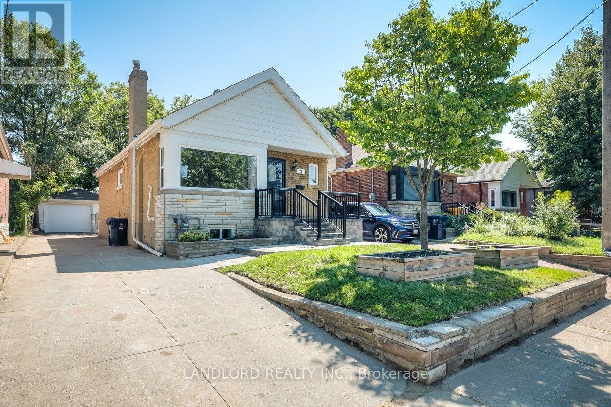 29 Hutton Avenue, Toronto, ON, M4C 3L2 - 31