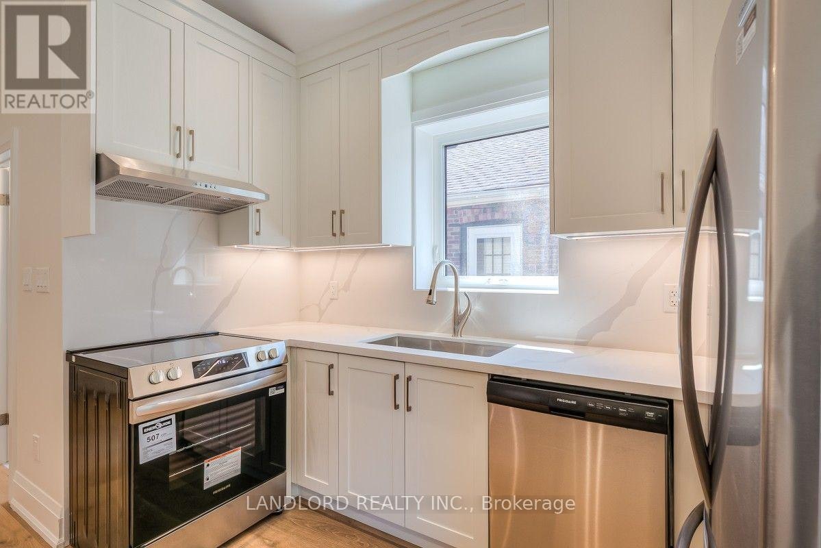 29 Hutton Avenue, Toronto, ON, M4C 3L2 - 8