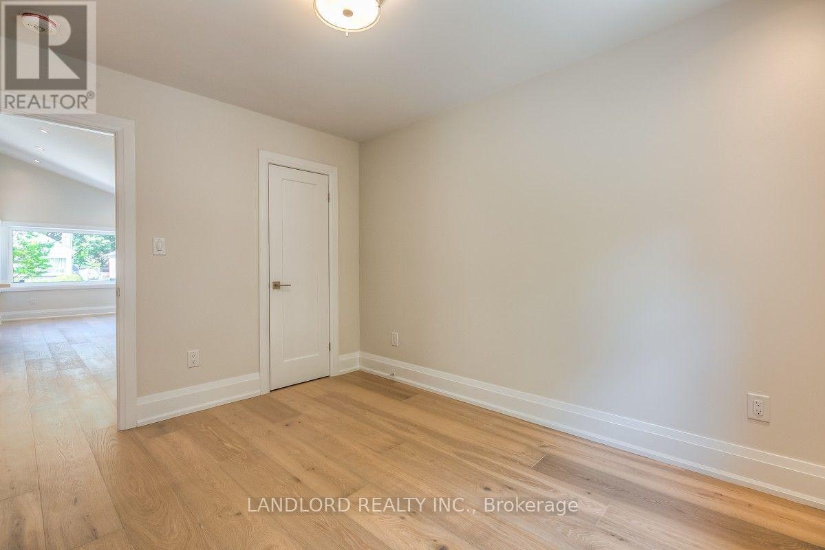 29 Hutton Avenue, Toronto, ON, M4C 3L2 - 13