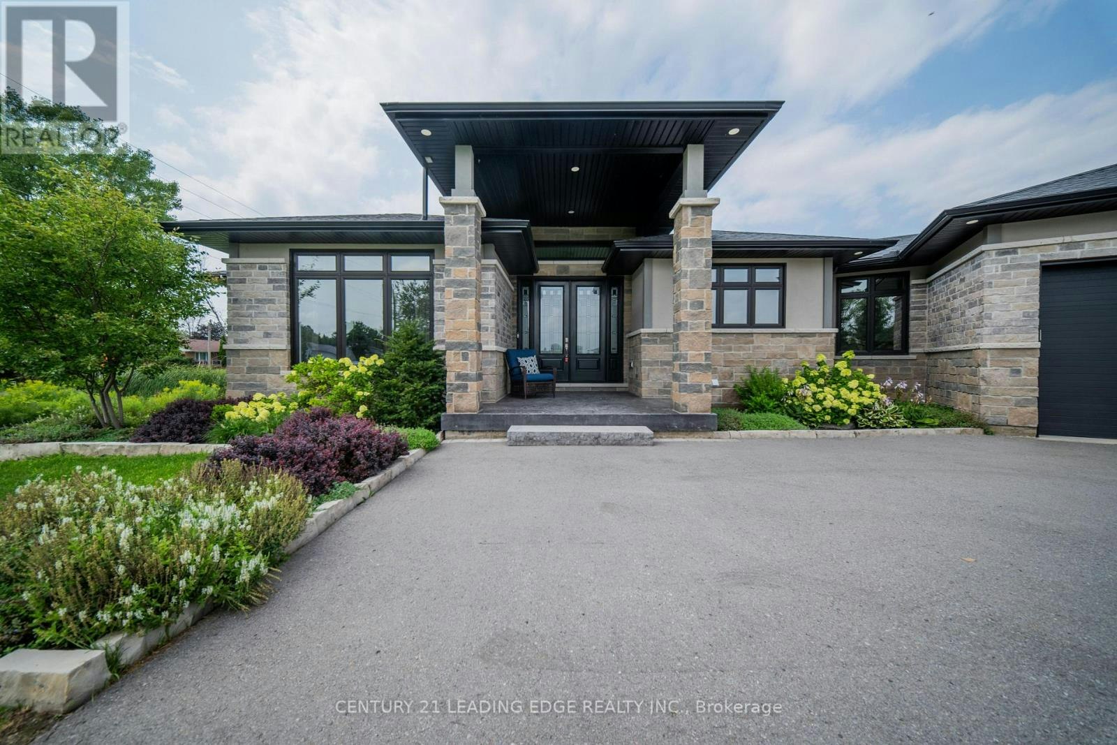 9 Leaside Street, Prince Edward County, ON, K8N 0G1
