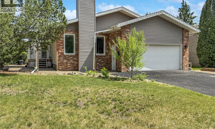 10818 Meighen Crescent