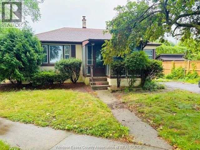 10475 Clairview Avenue, Windsor, ON, N8P 1B2
