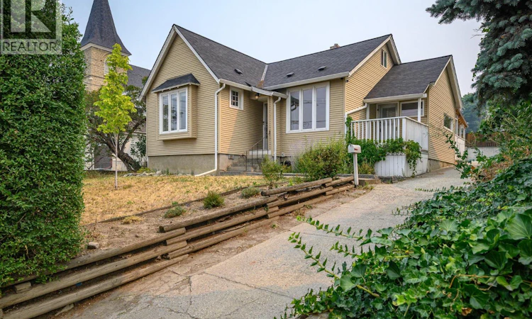 2605 27 Street