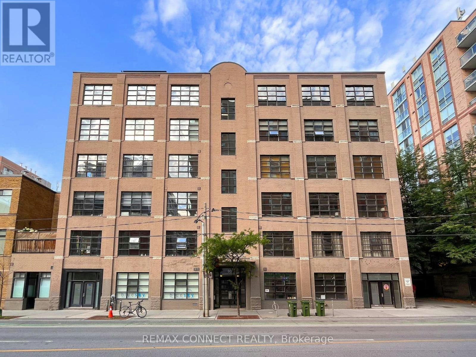 301-90 Sherbourne Street, Toronto, ON, M5A 2R1