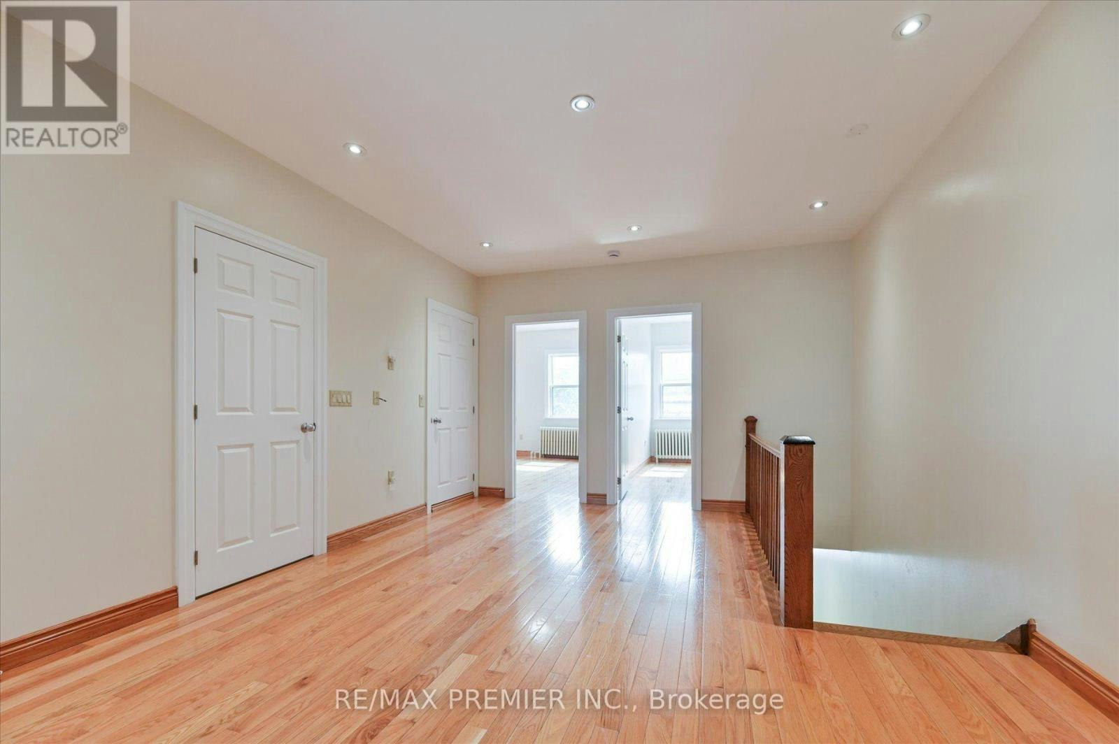 1575 Bayview Avenue, Toronto, ON, M4G 3B5