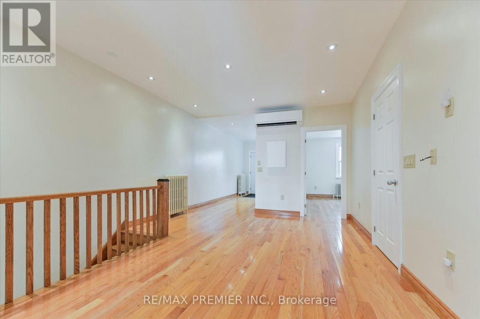1575 Bayview Avenue, Toronto, ON, M4G 3B5 - 4