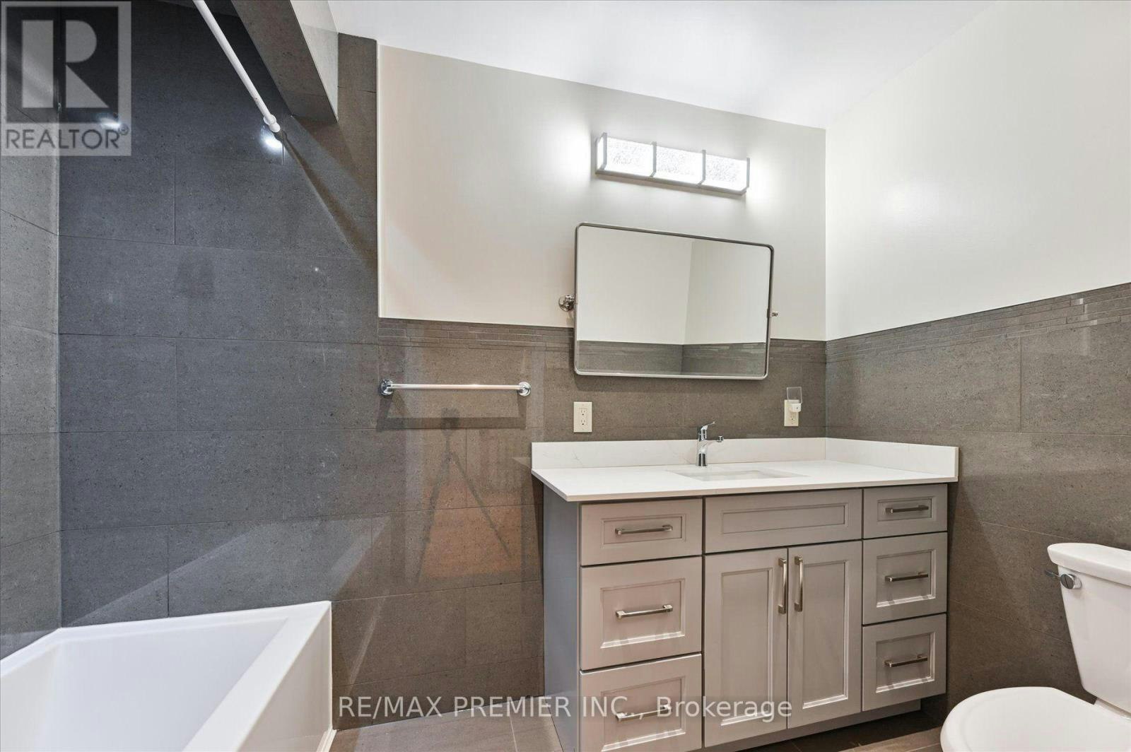 1575 Bayview Avenue, Toronto, ON, M4G 3B5 - 12