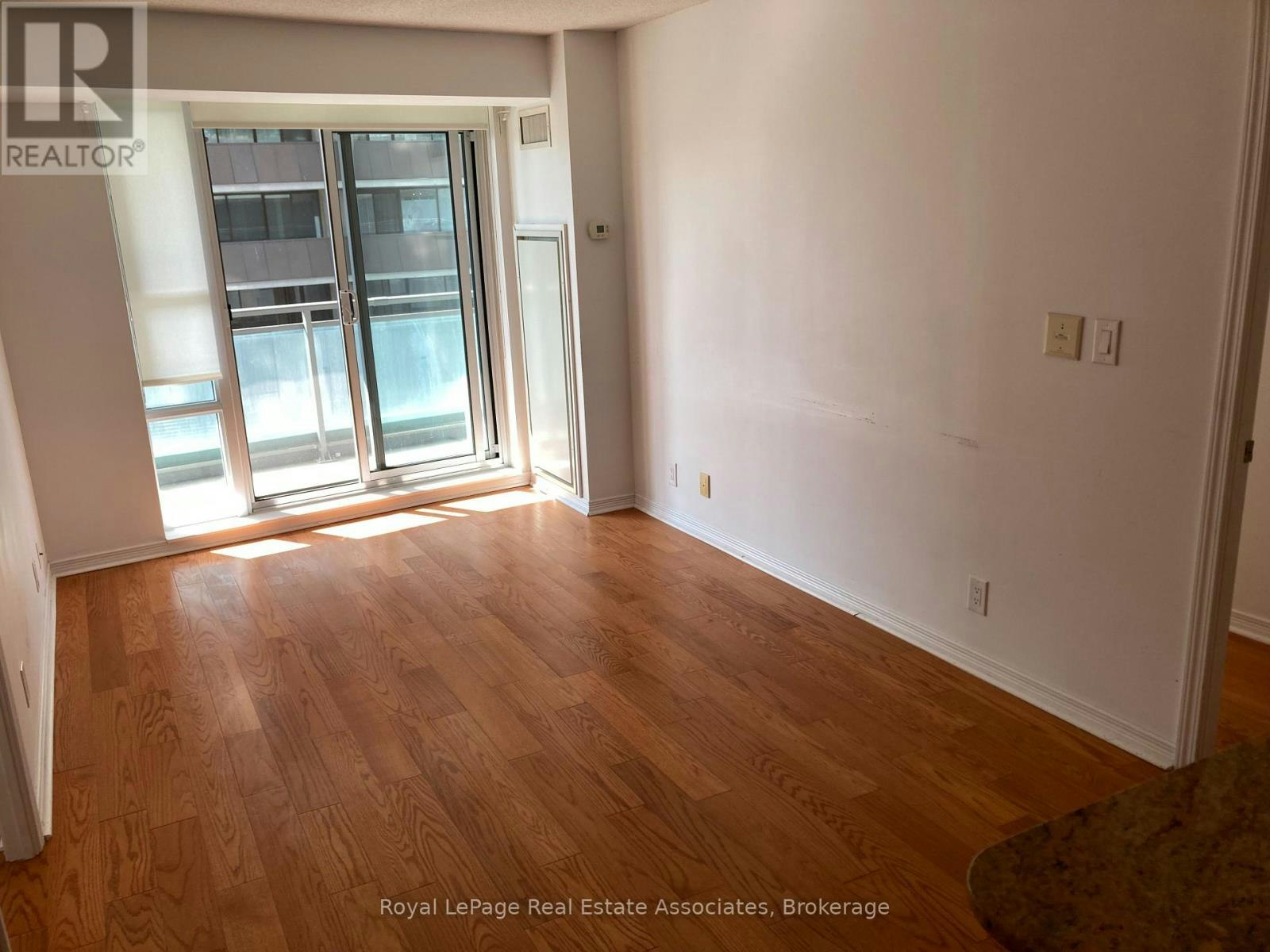 911-736 Spadina Avenue, Toronto, ON, M5S 2J6 - 8