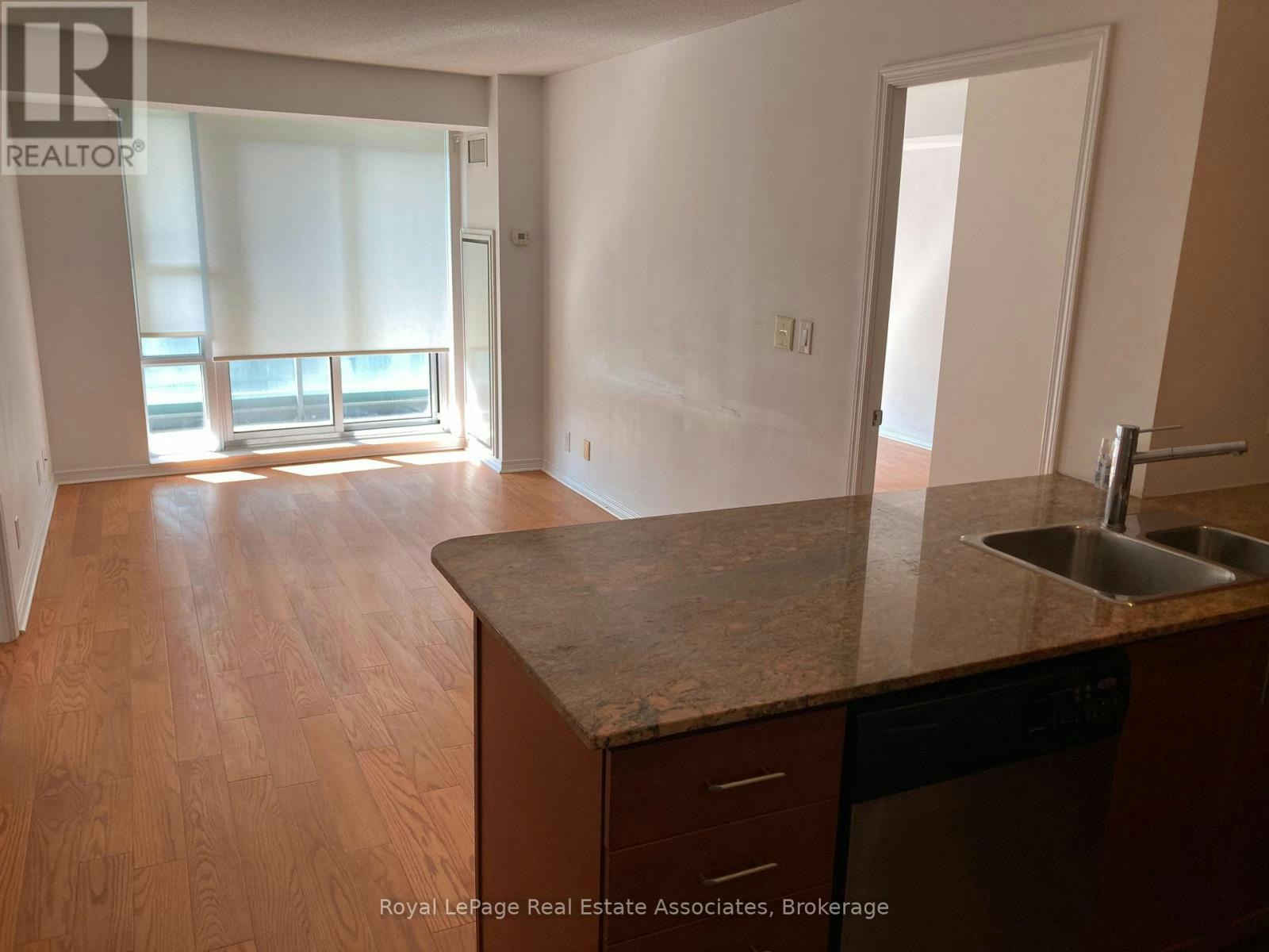 911-736 Spadina Avenue, Toronto, ON, M5S 2J6 - 7